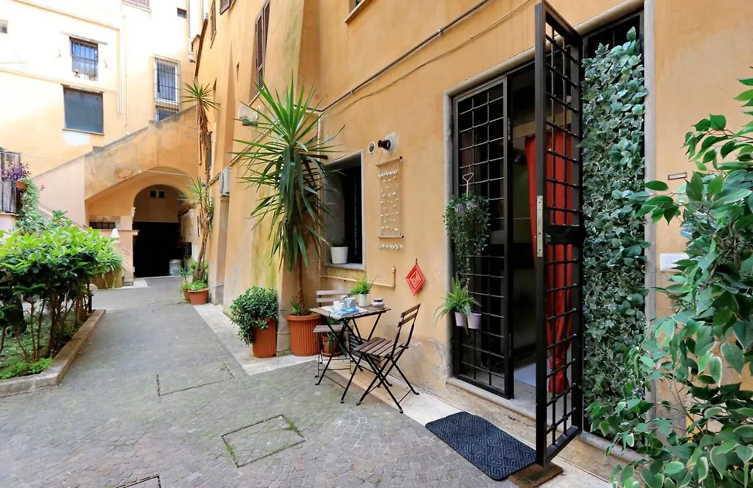 Relax Chiavari House-1